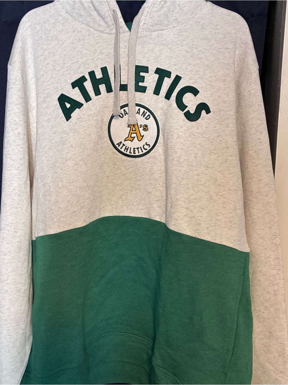 Fanatics Oakland Athletics Gray and Green Colorblock Hoodie